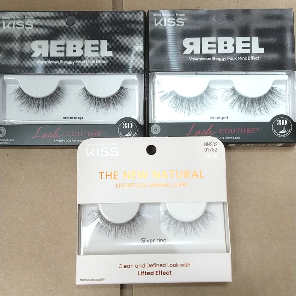Kiss lashes rebel: volume up, smudged  and the new natural: silver ring